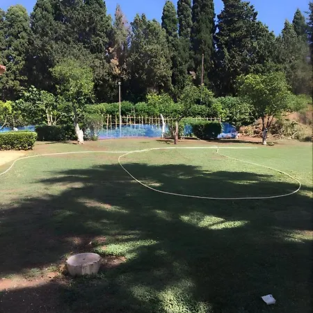 בית נופש Chalet Con Piscina Privada Y Barbacoa